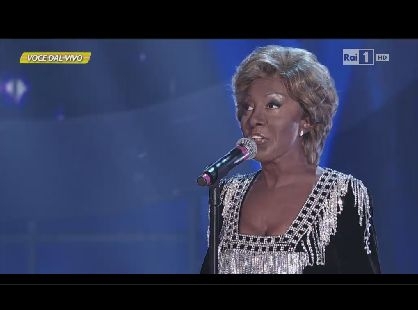 Rita Forte canta "I'll never love this way again"
